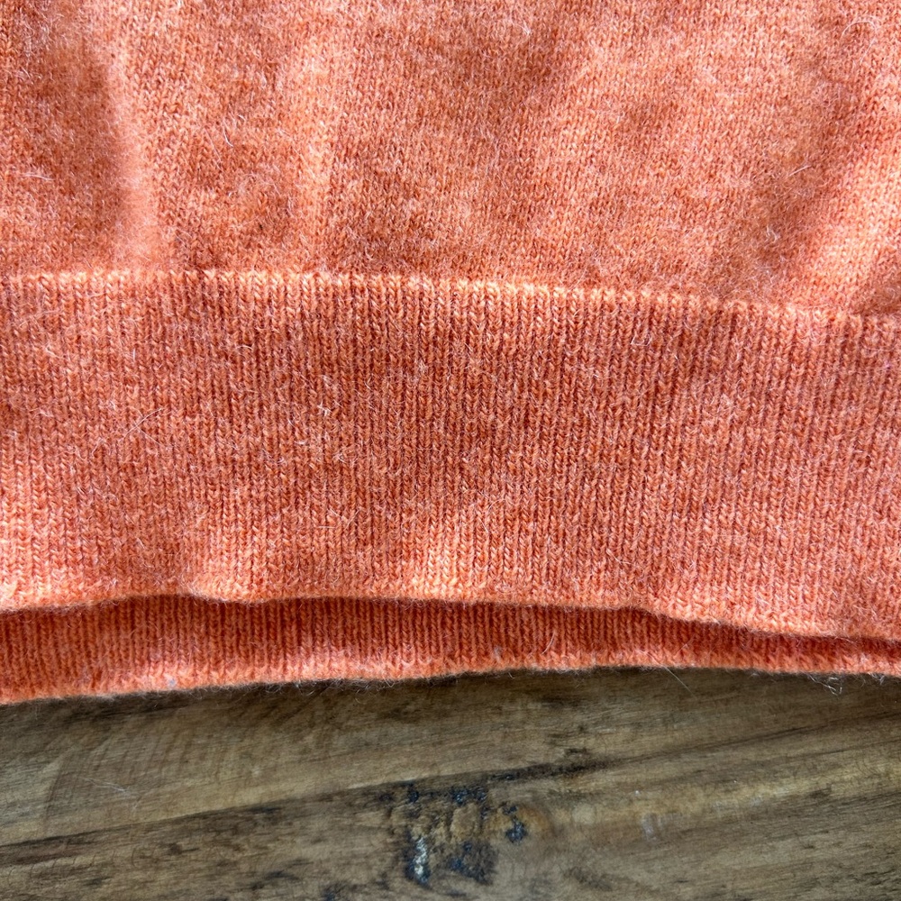 ****SOLD**** Vintage Cashmere Sweater / Pringle of Scotland - Picture 10 of 12